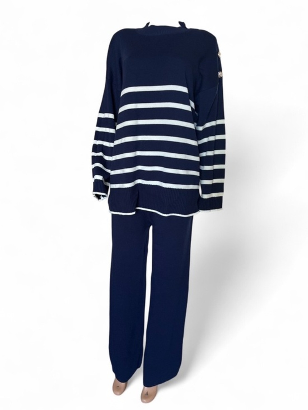Two Piece Élan Verité Knit Set with Oversized Sweater and Comfy Pants